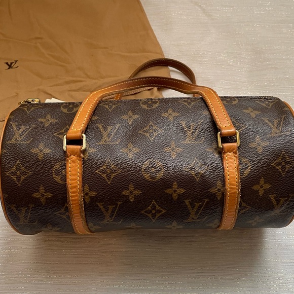 Authentic Louis Vuitton Papillon 26 - Picture 9 of 14